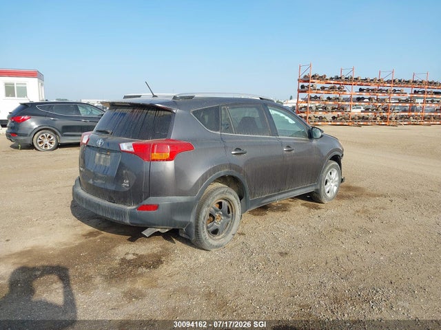 2T3BFREV8EW186132 Toyota RAV4 LE