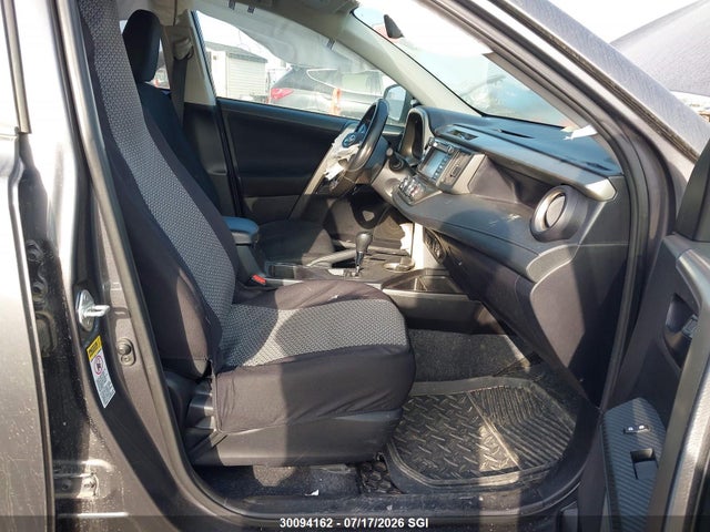 2T3BFREV8EW186132 Toyota RAV4 LE