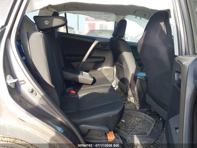 2T3BFREV8EW186132 Toyota RAV4 LE