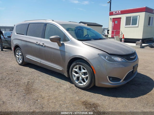 Продажа на аукционе авто 2017 Chrysler Pacifica Touring L Plus, vin: 2C4RC1EG0HR633092, номер лота: 30094172