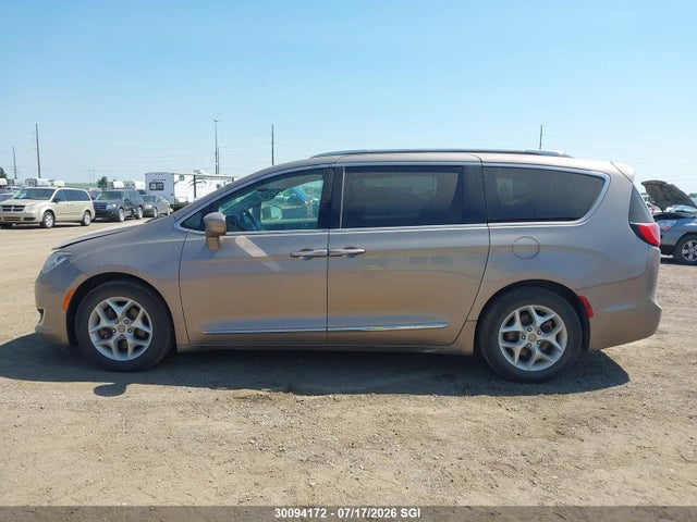 Chrysler Pacifica Touring L Plus 2017 2C4RC1EG0HR633092 Image 13