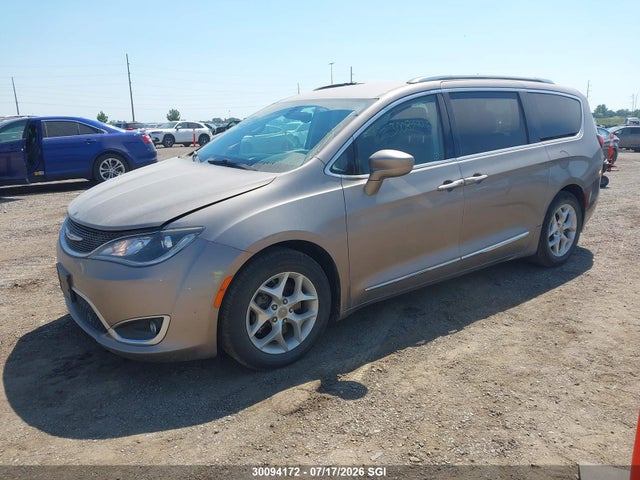 Chrysler Pacifica Touring L Plus 2017 2C4RC1EG0HR633092 Image 2