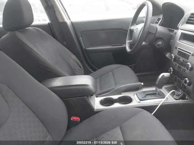 30052219 :رقم المزاد ، 3FAHP0HGXAR375076 vin ، 2010 Ford Fusion Se مزاد بيع