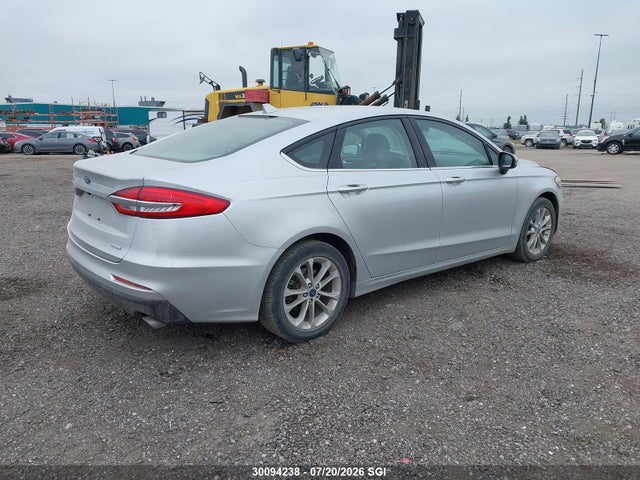 30094238 :رقم المزاد ، 3FA6P0HD2KR266237 vin ، 2019 Ford Fusion Se مزاد بيع