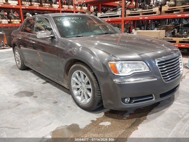 30094077 :رقم المزاد ، 2C3CCAET7DH718373 vin ، 2013 Chrysler 300c مزاد بيع