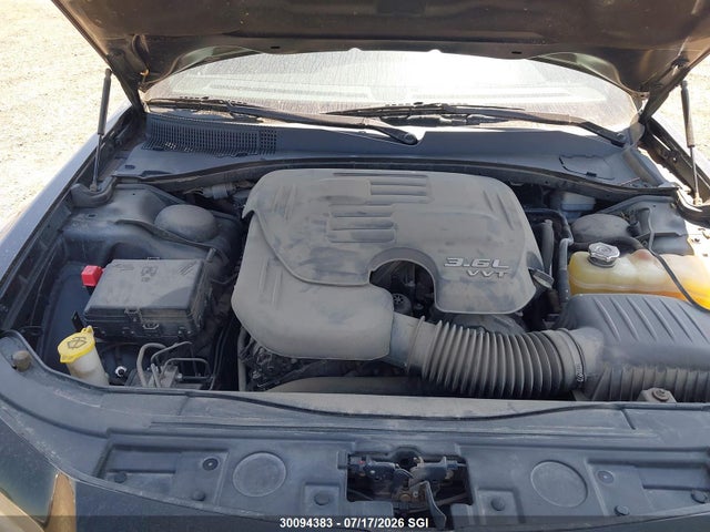 2014 Chrysler 300 S მანქანა იყიდება აუქციონზე, vin: 2C3CCABG3EH272389, აუქციონის ნომერი: 30094383