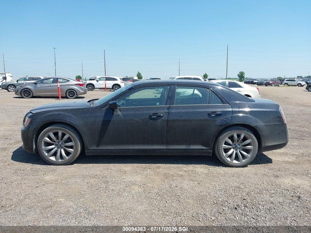 2014 Chrysler 300 S მანქანა იყიდება აუქციონზე, vin: 2C3CCABG3EH272389, აუქციონის ნომერი: 30094383