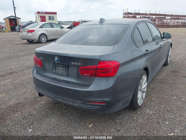 WBA8A3C52GK689429 BMW 320 XI