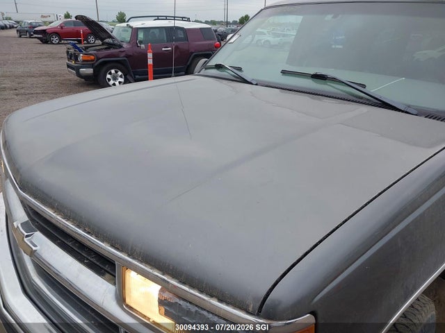 1999 Chevrolet Tahoe K1500 მანქანა იყიდება აუქციონზე, vin: 1GNEK13R7XR113330, აუქციონის ნომერი: 30094393