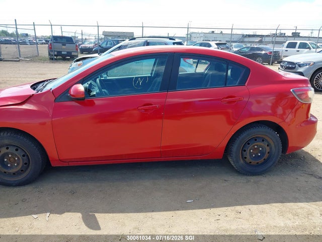 30081034 :رقم المزاد ، JM1BL1UF5D1810437 vin ، 2013 Mazda 3 I مزاد بيع
