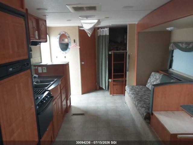 30094236 :رقم المزاد ، 4WYT32R2891750988 vin ، 2009 R-vision  مزاد بيع
