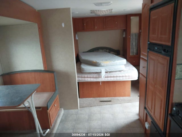 30094236 :رقم المزاد ، 4WYT32R2891750988 vin ، 2009 R-vision  مزاد بيع
