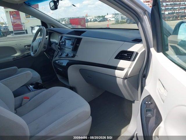 Aukcja sprzedaży 2012 Toyota Sienna Le, vin: 5TDKK3DC6CS247713, numer aukcji: 30094486