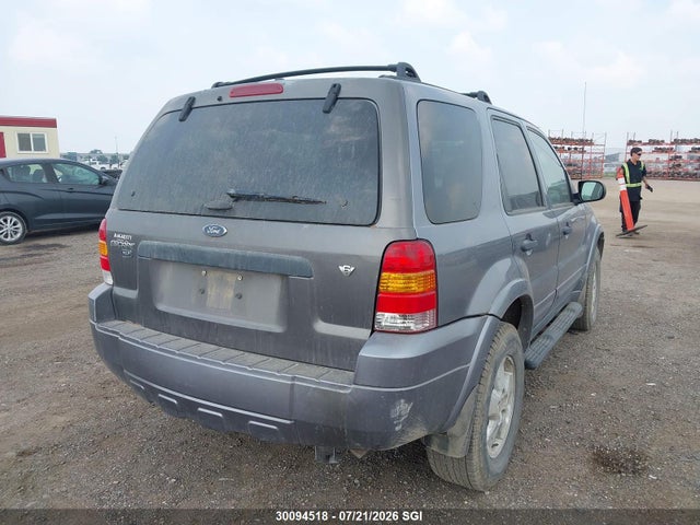 30094518 :رقم المزاد ، 1FMYU93127KB82035 vin ، 2007 Ford Escape Xlt مزاد بيع