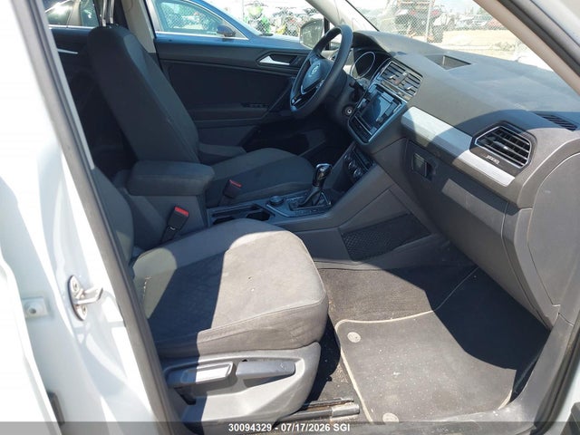 Volkswagen TIGUAN S 2019 3VV0B7AX4KM014404 Image 5