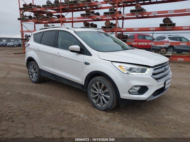 30094572 :رقم المزاد ، 1FMCU9J9XJUA87625 vin ، 2018 Ford Escape Titanium مزاد بيع