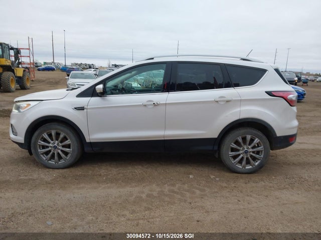 30094572 :رقم المزاد ، 1FMCU9J9XJUA87625 vin ، 2018 Ford Escape Titanium مزاد بيع