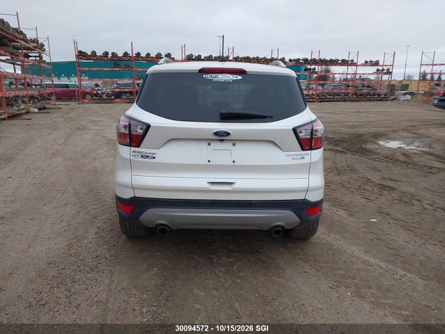 30094572 :رقم المزاد ، 1FMCU9J9XJUA87625 vin ، 2018 Ford Escape Titanium مزاد بيع