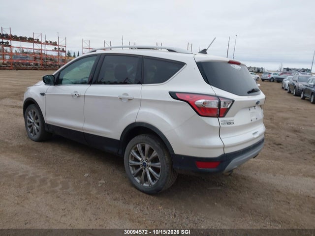 30094572 :رقم المزاد ، 1FMCU9J9XJUA87625 vin ، 2018 Ford Escape Titanium مزاد بيع