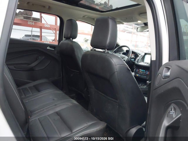 30094572 :رقم المزاد ، 1FMCU9J9XJUA87625 vin ، 2018 Ford Escape Titanium مزاد بيع