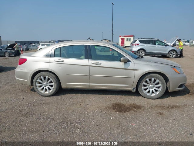 Chrysler 200 LX 2014 1C3CCBABXEN117437 Image 12