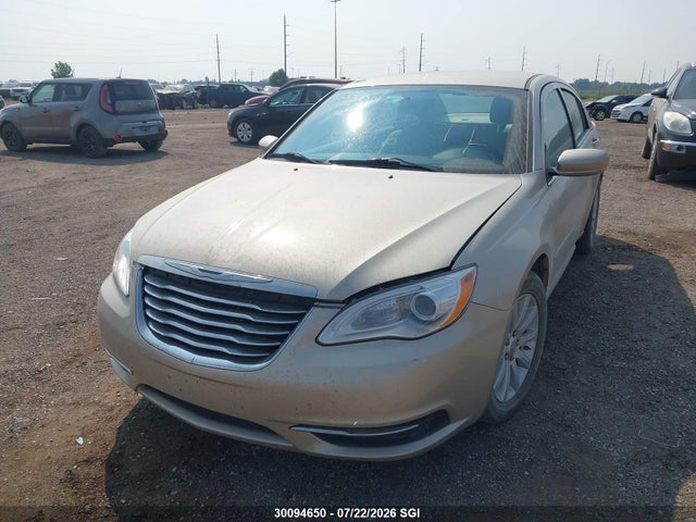 Chrysler 200 LX 2014 1C3CCBABXEN117437 Image 2