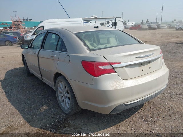 Chrysler 200 LX 2014 1C3CCBABXEN117437 Image 3