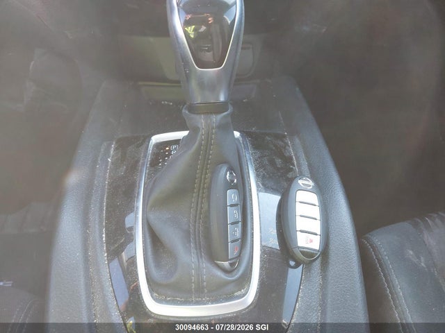 5N1AT2MVXJC727106 Nissan Rogue Sv/sl