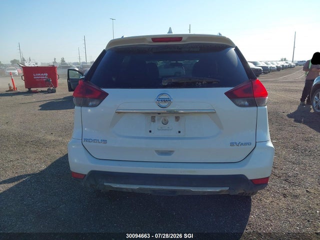 5N1AT2MVXJC727106 Nissan Rogue Sv/sl