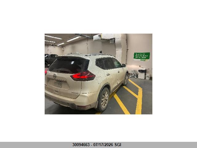 5N1AT2MVXJC727106 Nissan Rogue Sv/sl