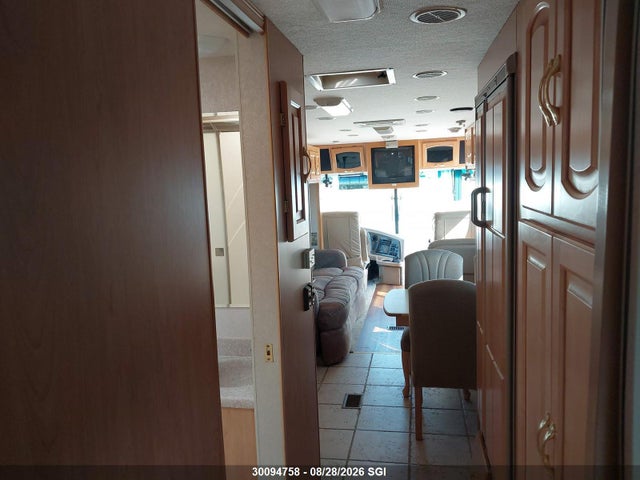 Aukcja sprzedaży 2002 Freightliner Chassis X Line Motor Home, vin: 4UZAAHAK92CJ56888, numer aukcji: 30094758