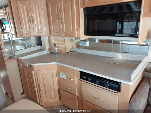 Aukcja sprzedaży 2002 Freightliner Chassis X Line Motor Home, vin: 4UZAAHAK92CJ56888, numer aukcji: 30094758