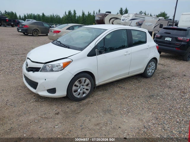 Toyota Yaris 2014 VNKKTUD31EA007155 Image 2