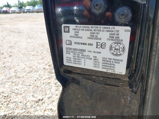 30091111 :رقم المزاد ، 2GTEK19V051228502 vin ، 2005 Gmc New Sierra K1500 مزاد بيع