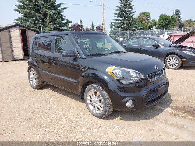 30090780 :رقم المزاد ، KNDJT2A6XD7624766 vin ، 2013 Kia Soul +/!/sport مزاد بيع