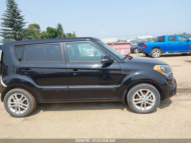 30090780 :رقم المزاد ، KNDJT2A6XD7624766 vin ، 2013 Kia Soul +/!/sport مزاد بيع