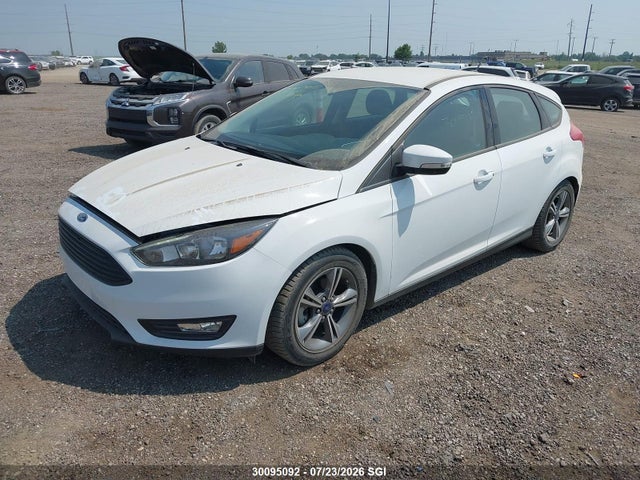 Ford FOCUS SE 2016 1FADP3KE1GL341932 Image 2