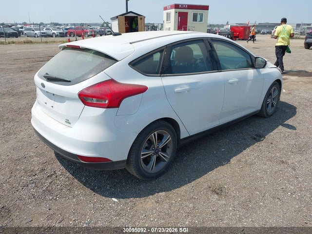 Ford FOCUS SE 2016 1FADP3KE1GL341932 Image 4