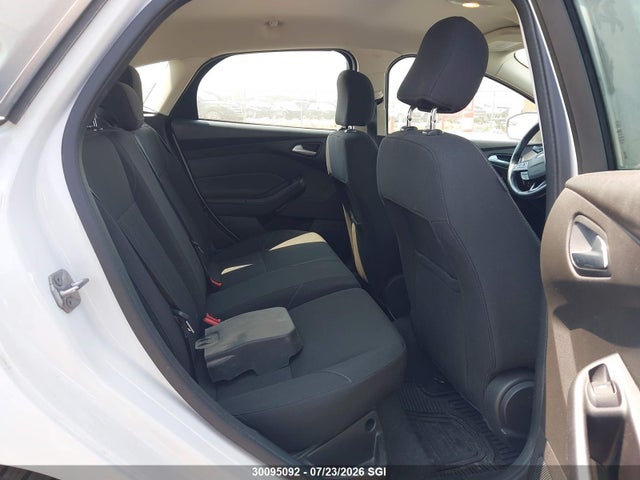 Ford FOCUS SE 2016 1FADP3KE1GL341932 Image 8
