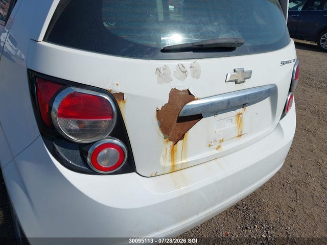 1G1JC6EH4E4126576 Chevrolet SONIC LT