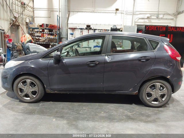30095023 :رقم المزاد ، 3FADP4EJ1DM145479 vin ، 2013 Ford Fiesta Se مزاد بيع