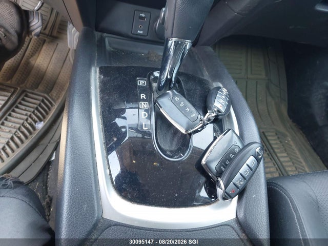5N1AT2MV1FC802184 Nissan Rogue S/sl/sv
