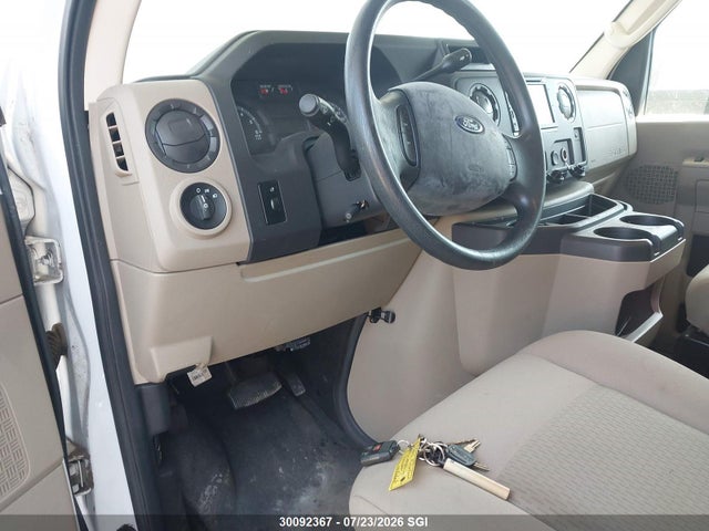 Продажа на аукционе авто 2013 Ford Econoline E450 Super Duty Cutwy Van, vin: 1FDXE4FS5DDA67915, номер лота: 30092367