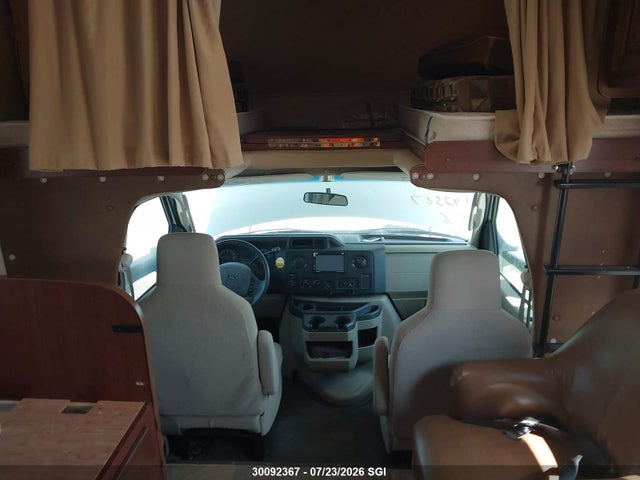 Продажа на аукционе авто 2013 Ford Econoline E450 Super Duty Cutwy Van, vin: 1FDXE4FS5DDA67915, номер лота: 30092367