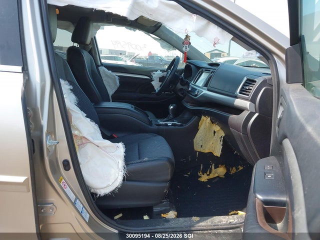 5TDBKRFH7GS243879 Toyota Highlander Le/le Plus