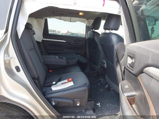 5TDBKRFH7GS243879 Toyota Highlander Le/le Plus