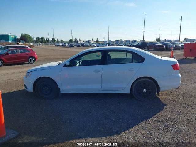 30095197 :رقم المزاد ، 3VW2K7AJ8EM256715 vin ، 2014 Volkswagen Jetta 2.0l Trendline+ مزاد بيع