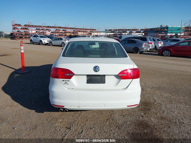 30095197 :رقم المزاد ، 3VW2K7AJ8EM256715 vin ، 2014 Volkswagen Jetta 2.0l Trendline+ مزاد بيع