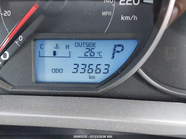 2T3BFREV8GW469231 Toyota RAV4 LE
