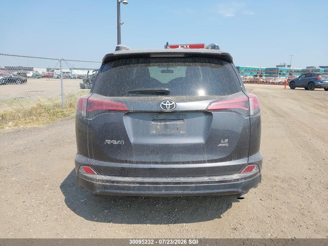 2T3BFREV8GW469231 Toyota RAV4 LE